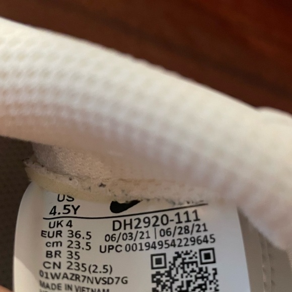 Nike Air Force 1 Leather Sneaker White/White Size 4.5Y/6W - Picture 8 of 11